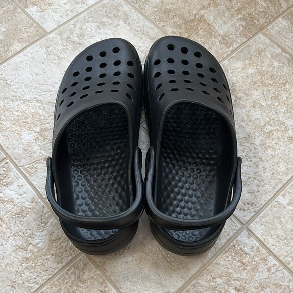 Men’s Clogs - Picture 2 of 4